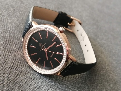 Montre femme classique strass - montre,