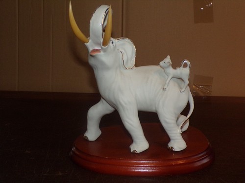 éléphant porcelaine sur - en,