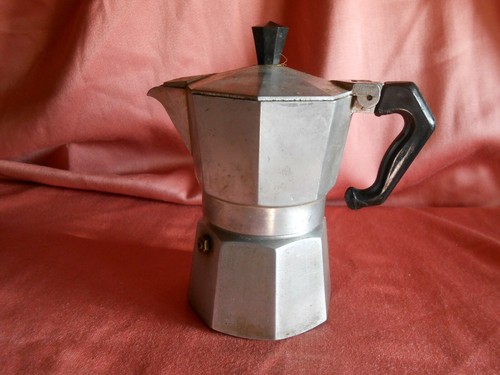 Petite cafetière italienne - petite,