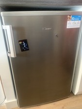 Frigidaire argent/gris avec compartiment congélateur