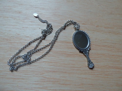 Chaine argente petit - petit, miroir