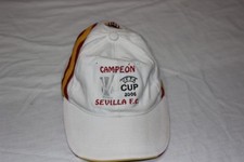 Casquette De Football Du Sevilla F.C Comme Champion De La UEFA CUP De 2006