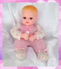 Poupon Assis Vintage Corps Tissu Rose Motifs Ourson Biberon CP Internacional