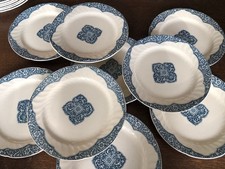 9 assiettes plates  GIEN