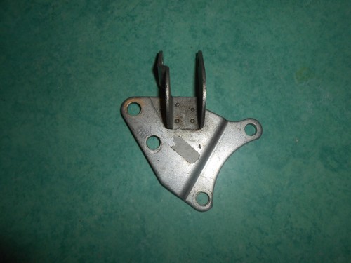 Support moteur inférieur