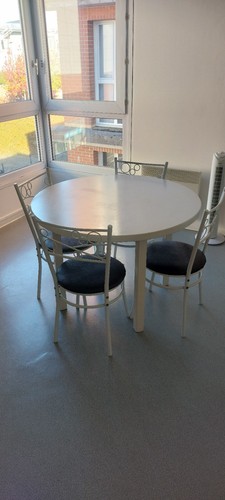 Lot table 4 chaises - table, +