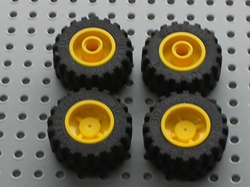 Lego tyre x 14 ref - 4,