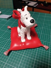 Milou sur coussin, sceptre d