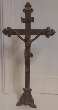 GRAND CRUCIFIX D AUTEL  EN LAITON OU BRONZE