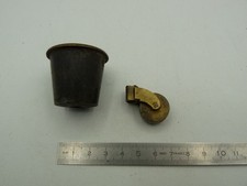 Ancien sabot avec roulette pour pied décoration meuble en  laiton