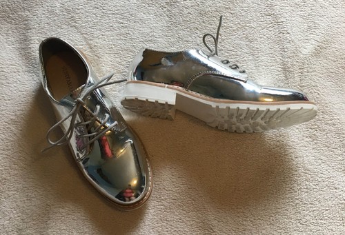 Chaussures argentées taille