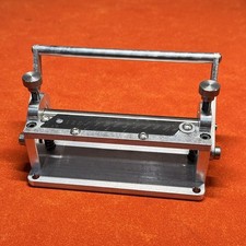Machine à éplucher le cuir