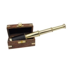 Télescope Dans Une Boîte En Bois