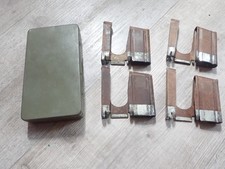 Boite militaire suisse avec 4