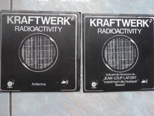 lot 2  KRAFTWERK - Radioactivity - 1976 - Single pochettes differentes