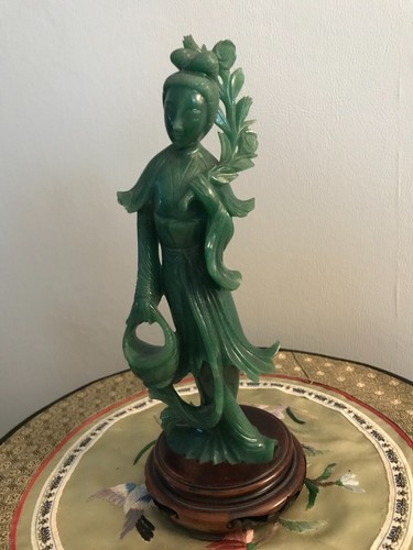 Sculpture figurine statuette - sculpture,