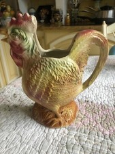 pichet en barbotine representant la poule 