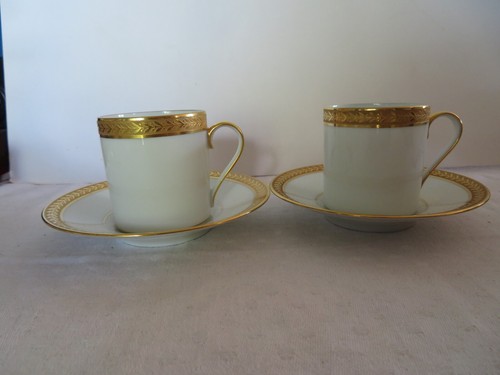 Tasses sous - tasses, et