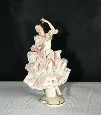 FIGURINE EN PORCELAINE DRESDEN