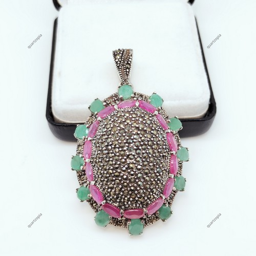 Pendentif clouté rubis - , et