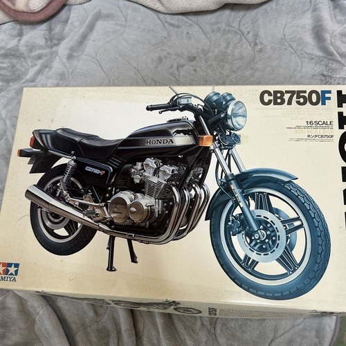 Tamiya honda cb750f big - 1/6,