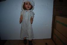 GERBE POUPEE TETE PORCELAINE