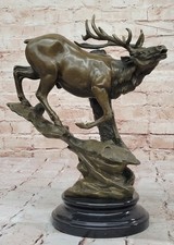 Statue En Bronze D'Élan Cerf