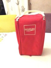 Sac à Chaussures Rouge avec  fermeture éclair signé HASLEY Paris 