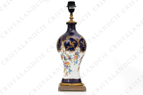 Pied lampe aux - de,
