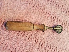 Antique Serrater Pie Crimper