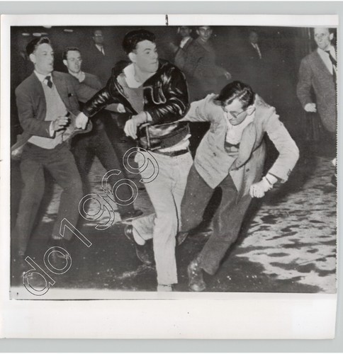 French protesters clash - french,