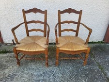 PAIRE DE FAUTEUILS PROVENCAL PAILLES EN NOYER
