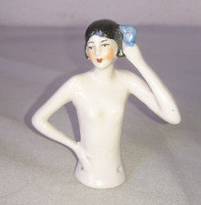 ANCIENNE DEMI FIGURINE POUPEE POUDRIER FEMME ANNEES FOLLES 1930 EN PORCELAINE