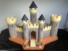 Petits soldats Chateau Fort :  non STARLUX