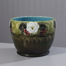 Ancien cache pot en barbotine Art Nouveau décor floral Orchies Moulin des loups