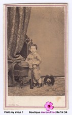 Enfant avec jouet - jouet, son