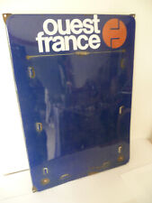 Grande plaque émaillée ancienne OUEST FRANCE JOURNAL 68m x48 cm x 1cm années 50