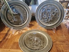 Anciennes Assiettes Choisy Le Roi Majolique Française.