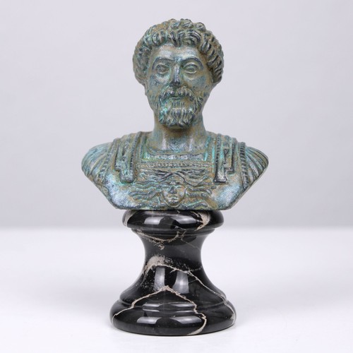 Statue buste romain - , de