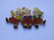 pins  LES TRIPLES DE NICOLE LAMBERT  2 attaches