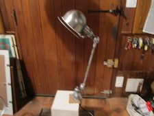 LAMPE JIELDE 1 Bras sur Etau
