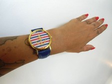 Montre fantaisie ancre marine dorée rayures bleu blanc rouge pinup rétro vintage