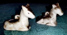 2 miniture ceramic horses