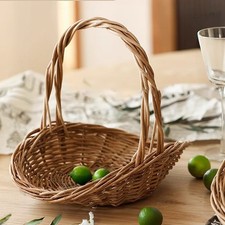 Panier en saule naturel avec