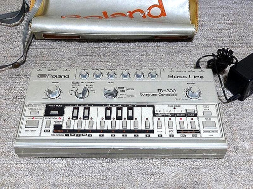 Synthétiseur analogique