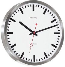 Pendule murale en acier