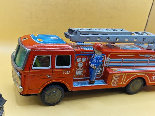 Vintage yonezawa japan - tin, toy