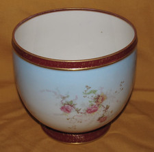 Ancien cache-pot en porcelaine de Limoges décor de branchage de roses