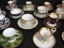 3412   the museum of porcelaine collection 1999 petites tasse à café