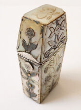 étui boite en nacre sculptée